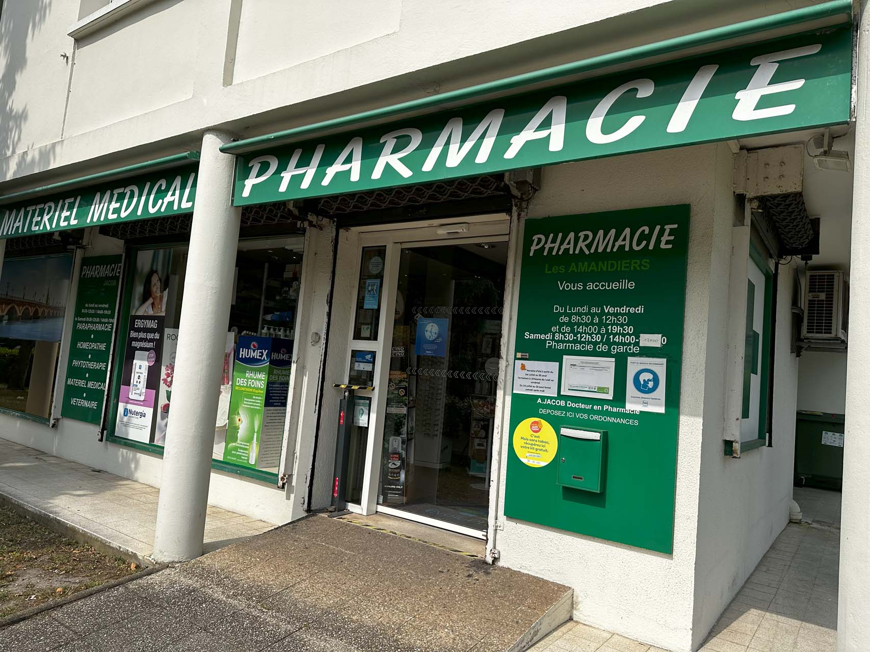Pharmacie les Amandiers officine (4)